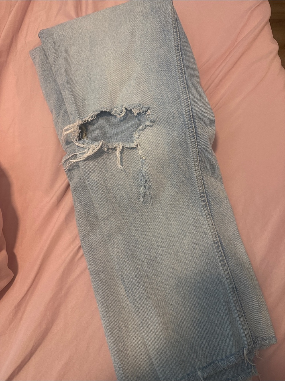 Women's distressed Jeans